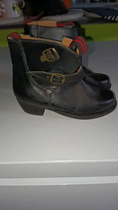 Botas de cuero negro para niños talla 28 - miniatura 3