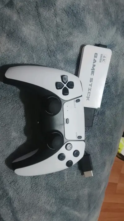 Control inalámbrico con Game Stick 4K - miniatura 1