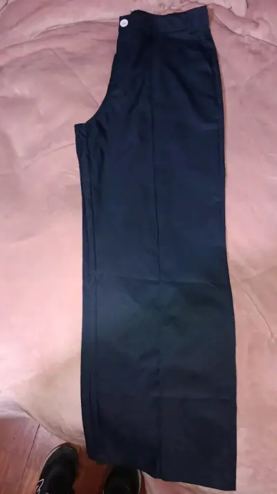 Pantalón negro semi formal talla XL - miniatura 2