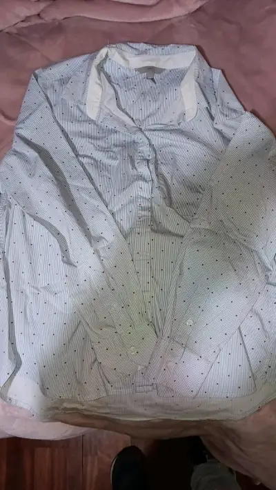 Blusa de mujer con diseño elegante de corazones - miniatura 3