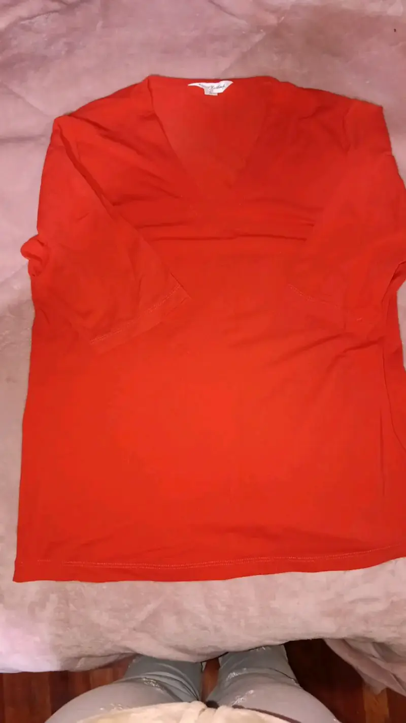 Blusa roja de manga larga para mujer