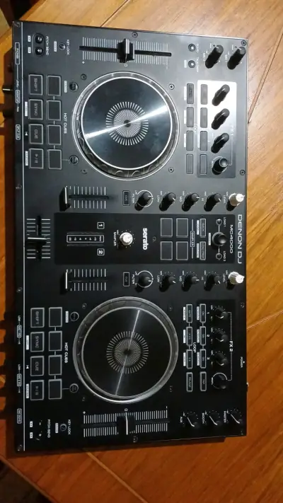Controlador DJ Denon MC4000 con Serato - miniatura 2