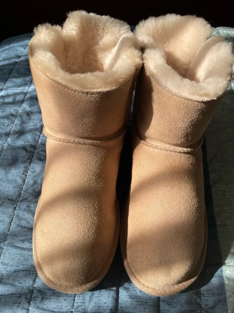 Botas de invierno UGG beige con forro de lana - 1