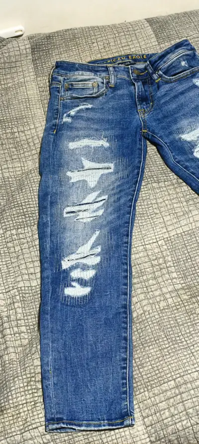 Jeans American Eagle desgastados para hombre - miniatura 1