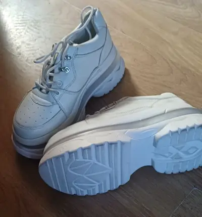 Zapatillas blancas de plataforma para mujer - miniatura 2