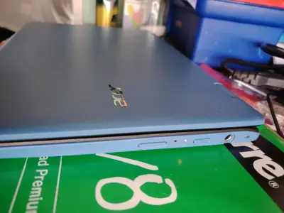 Notebook Acer r3 azul con pantalla táctil - miniatura 2