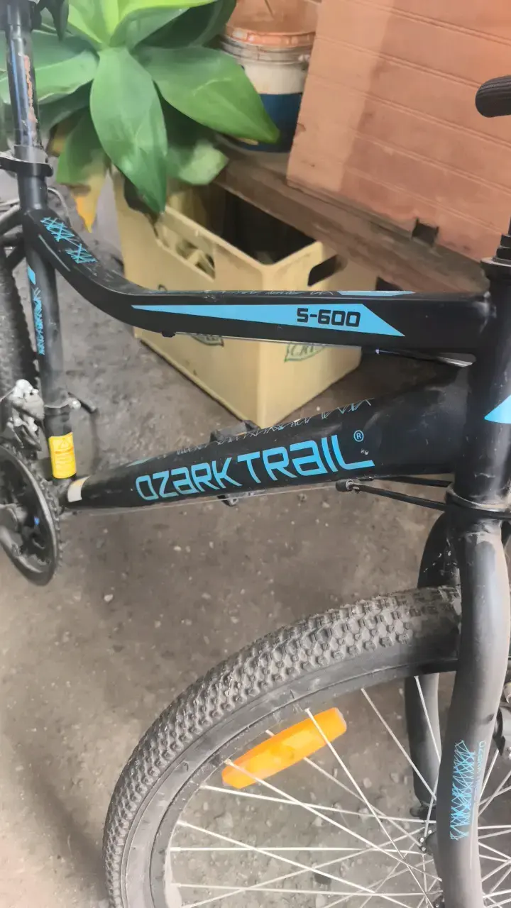 Bicicleta Ozark Trail S-600 negra para montaña - 2