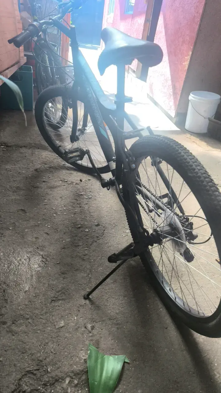 Bicicleta Ozark Trail S-600 negra para montaña - 5