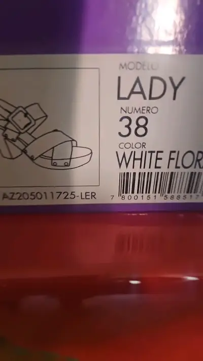 Sandalias de mujer con diseño floral - miniatura 2