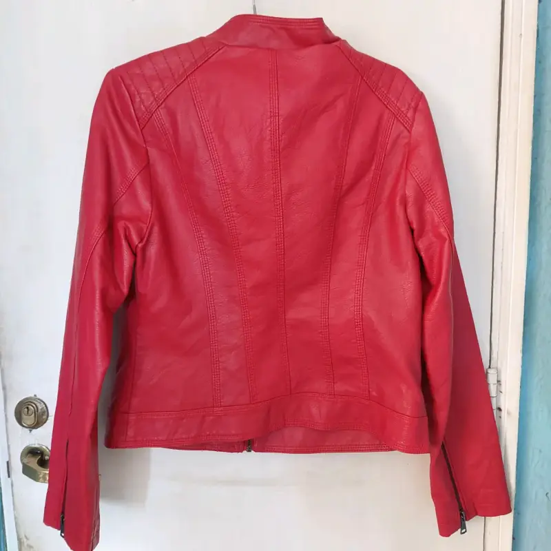 Chaqueta de cuero sintético roja para mujer - 2
