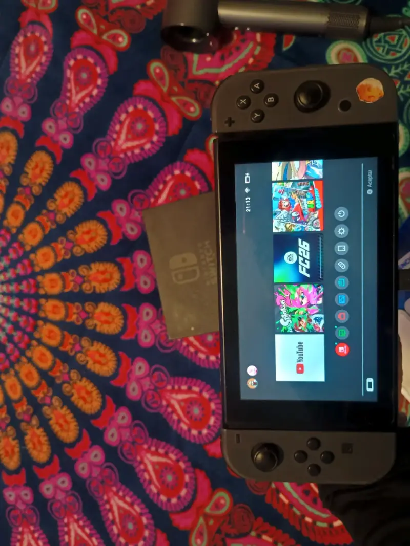 Consola Nintendo Switch con juegos incluidos - 1