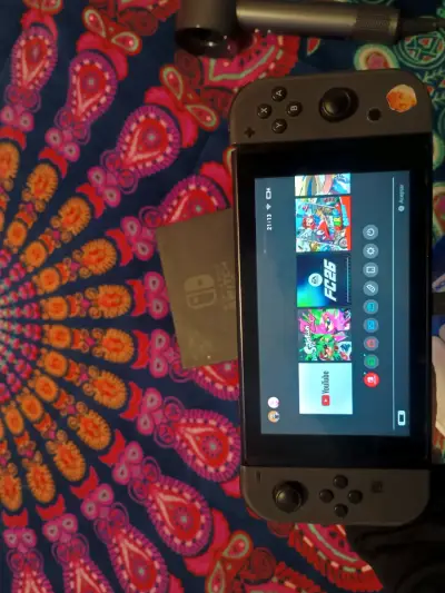 Consola Nintendo Switch con juegos incluidos - miniatura 1