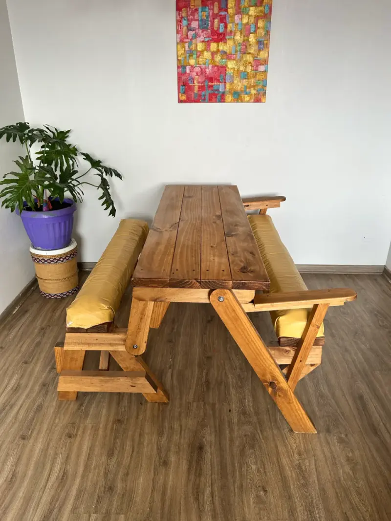 Conjunto de mesa y bancas de madera rústica - 3