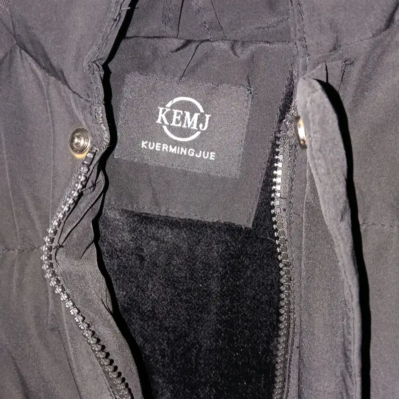 Abrigo negro con capucha de piel sintética KEMJ - 2
