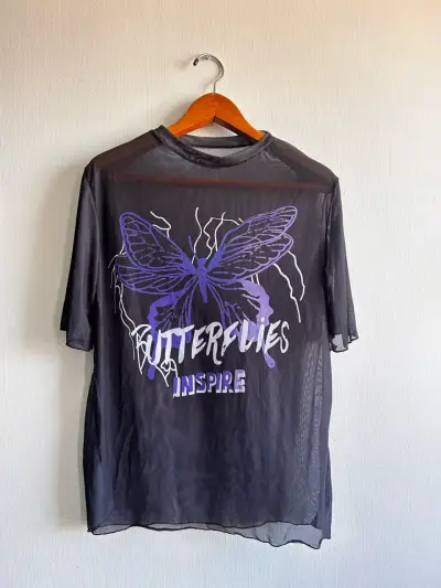 Polera Transparente Negra con Mariposa - miniatura 1
