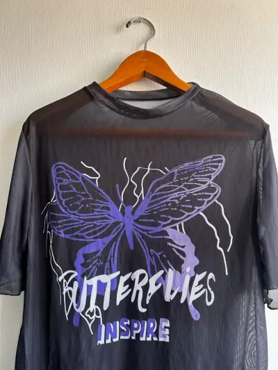 Polera Transparente Negra con Mariposa - miniatura 2
