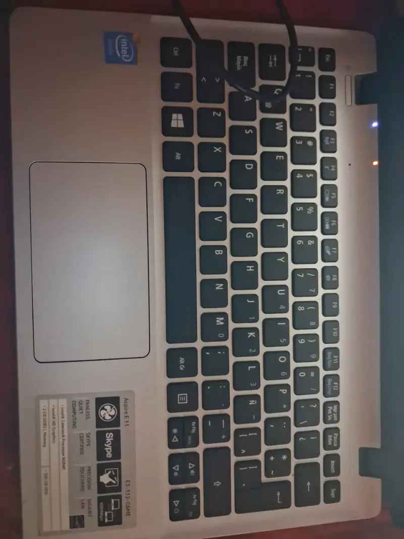 Laptop Acer Aspire E3-112 Para desarme completo - 2