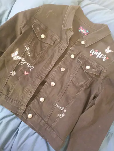 Chaqueta de mezclilla negra con bordados de maripo - miniatura 1