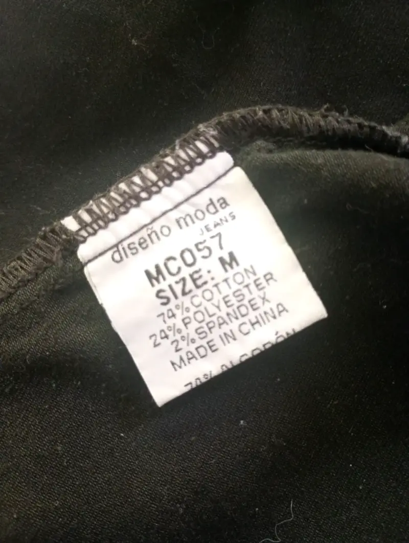 Chaqueta de mezclilla negra con bordados de maripo - 2