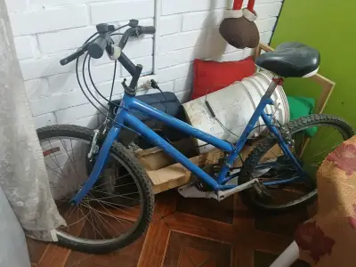 Bicicleta de montaña azul para adultos - miniatura 1