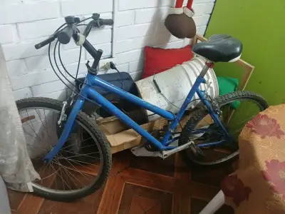 Bicicleta de montaña azul para adultos - miniatura 2