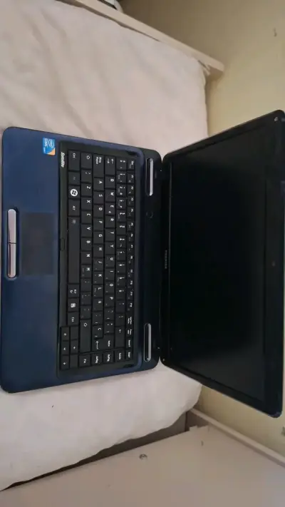 Laptop Toshiba Satellite Intel Core i3. - miniatura 1