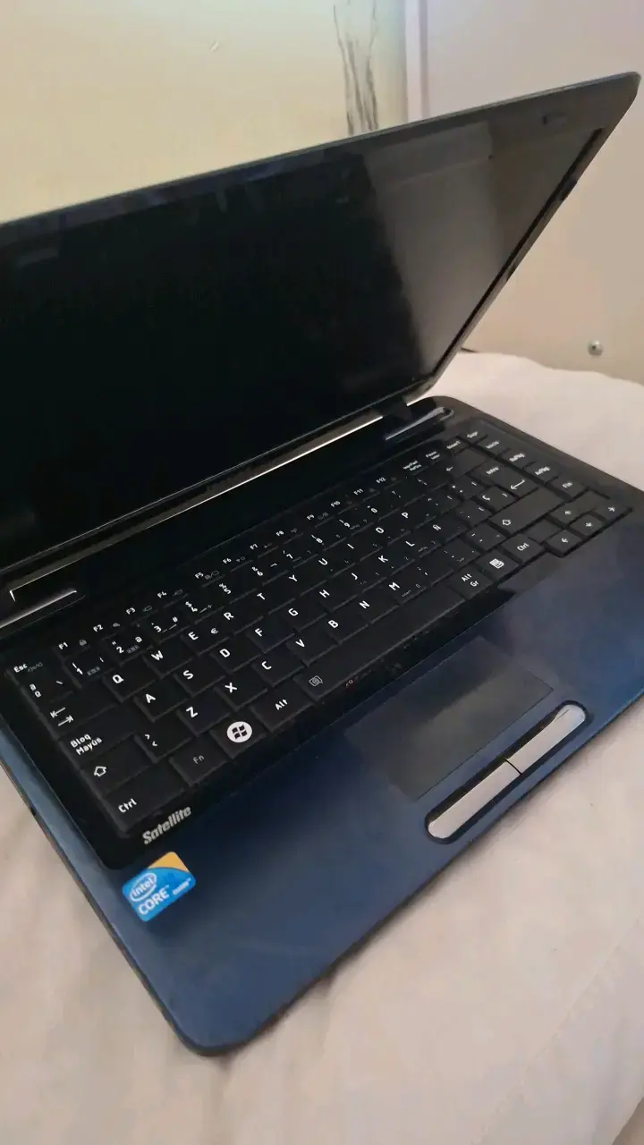 Laptop Toshiba Satellite Intel Core i3. - 2