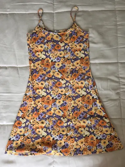 Vestido floral de tirantes Divided - miniatura 1
