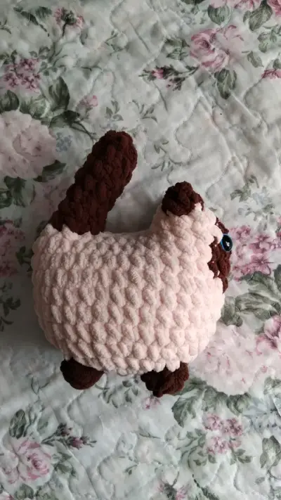 Amigurumi de gato siamés - miniatura 2