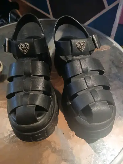 Sandalias C/MORAN con plataforma y hebilla - miniatura 2