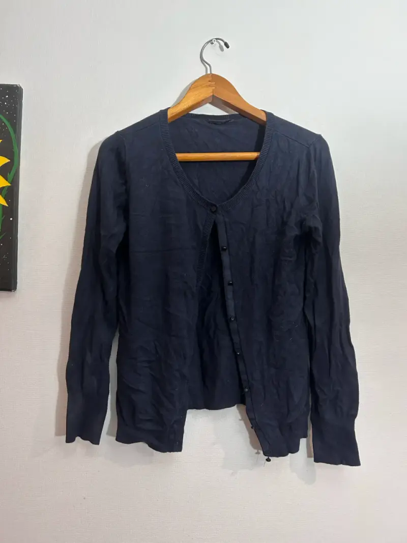 Cardigan azul marino de mujer con botones