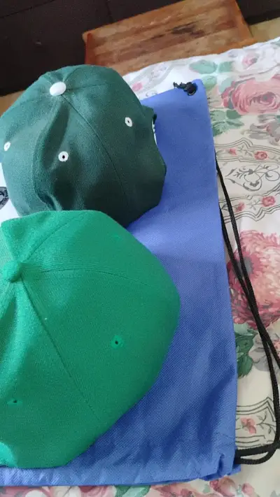 Gorras verdes con diseño Mapuche y deportes temuco - miniatura 3