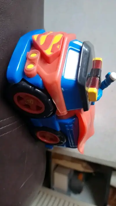 Camión de juguete Superman para niños - miniatura 1