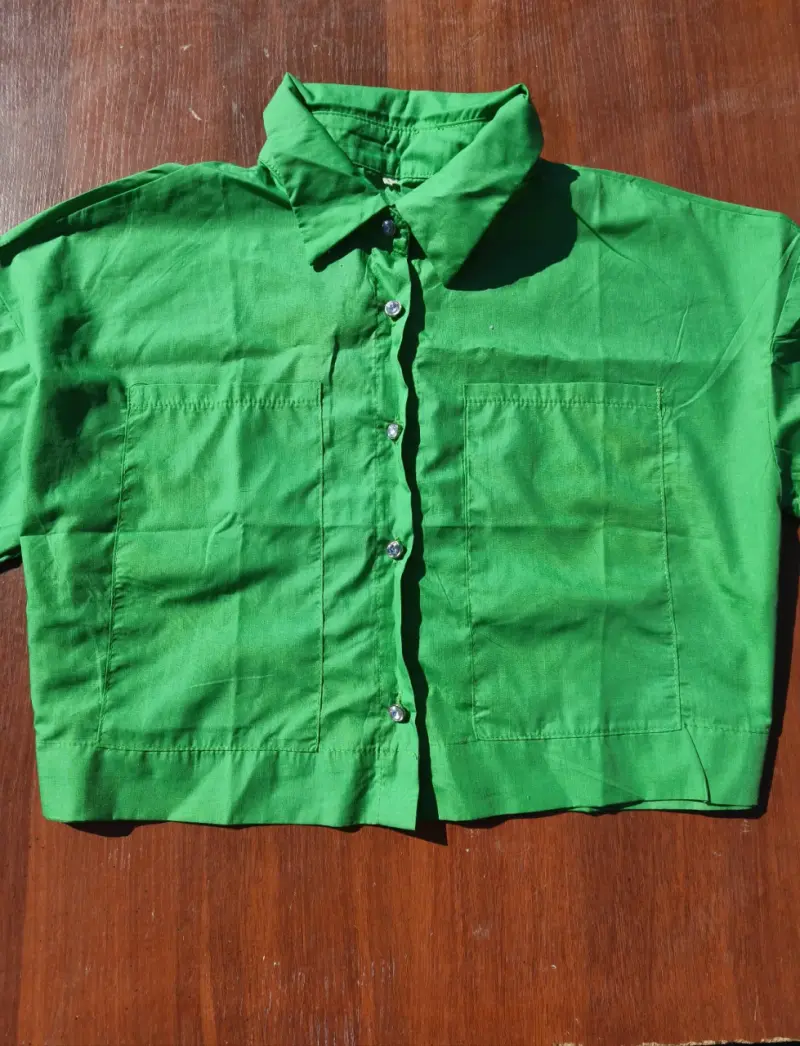Camisa verde de manga corta 💚 - 1