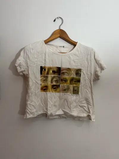 2 Poleras Blancas con Estampado Artístico - miniatura 2