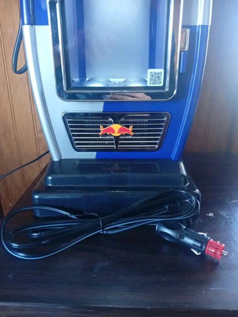 Mini refrigerador portátil Red Bull para auto