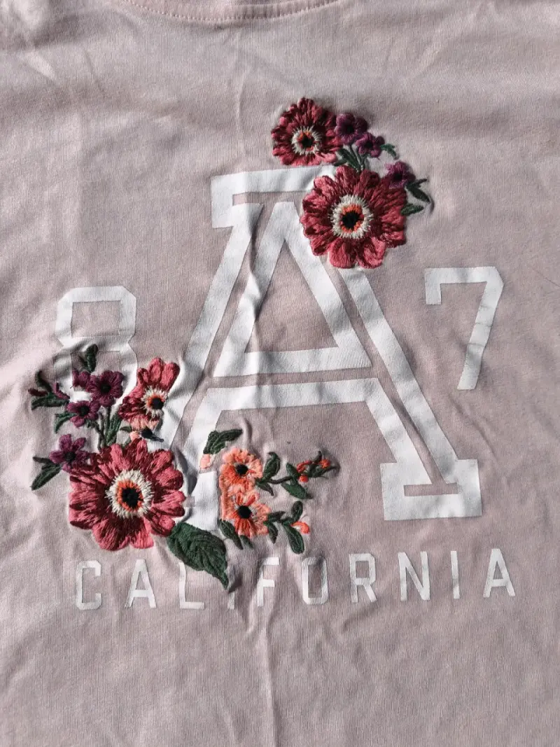 Polera rosa diseño floral Aeropostale 🩷 - 2