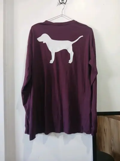 Polera manga larga morada con diseño de perro - miniatura 2