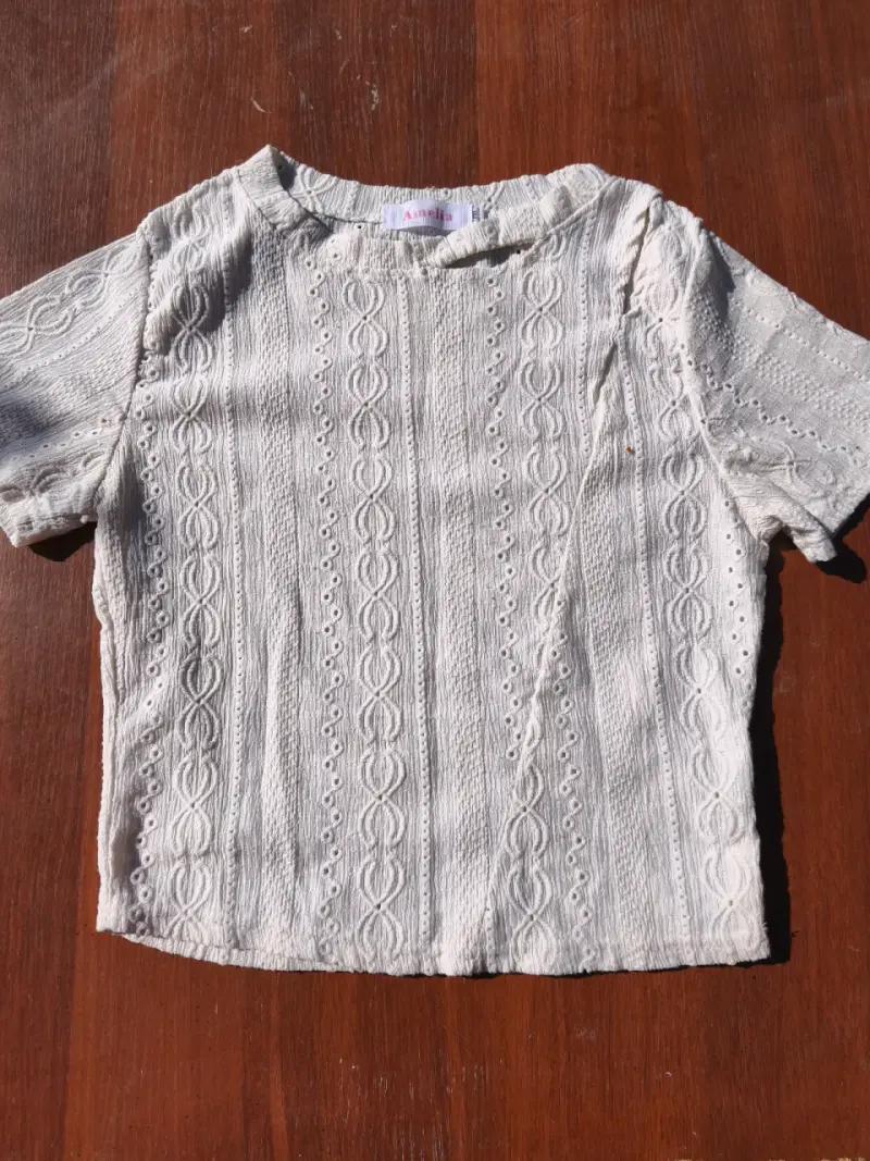 Polera con textura blanca 🤍 - 1