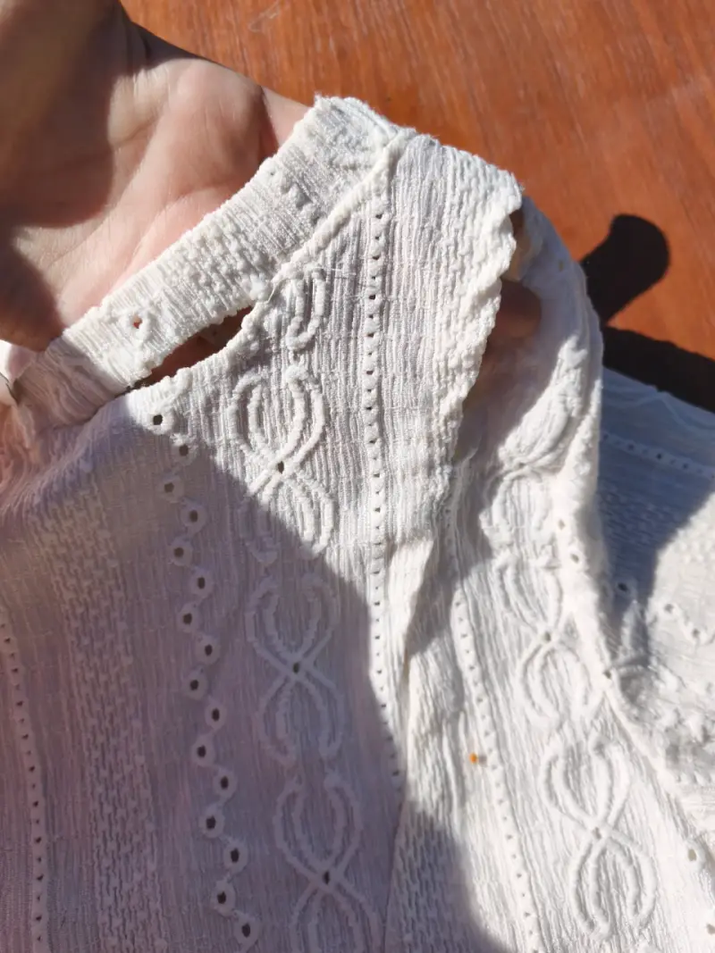 Polera con textura blanca 🤍 - 2