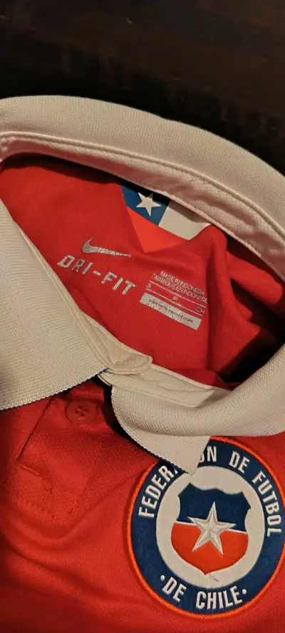 Camiseta Selección Chile Nike Número 17 Talla 8 - miniatura 3