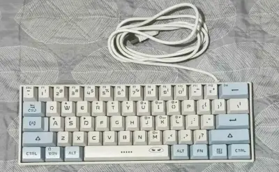 Teclado mecánico compacto con cable USB - miniatura 1