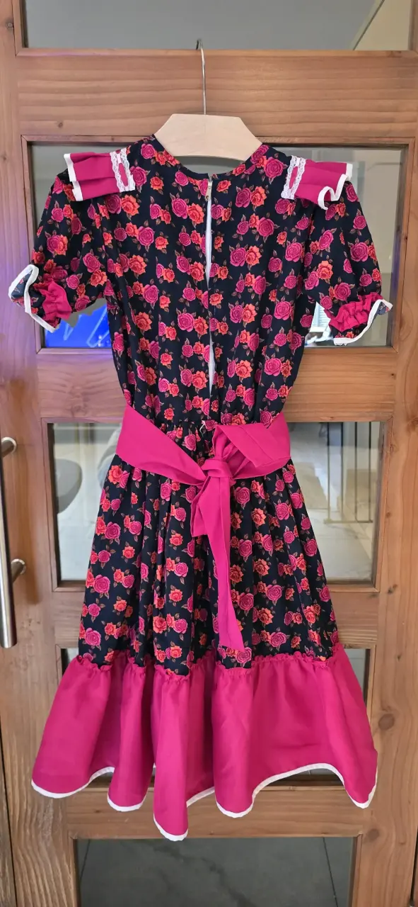 Vestido huasa fucsia talla 12 - 2