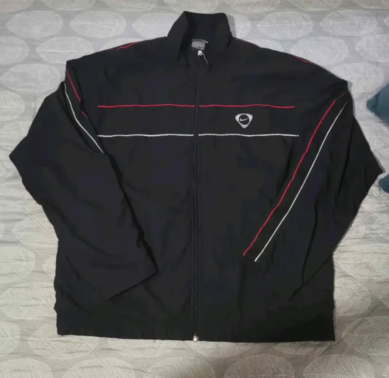 Cortavientos Nike vintage negro/rojo Talla XL
