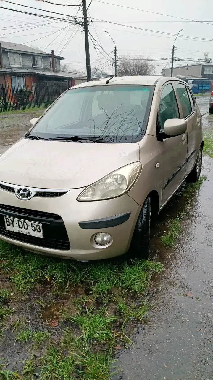 Hyundai i10 2010 en buen estado - 1