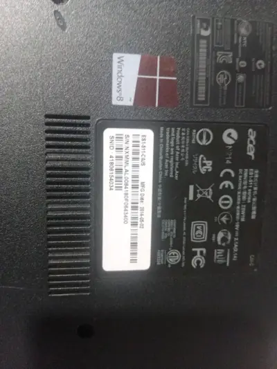 Laptop Acer en buen estado - miniatura 4