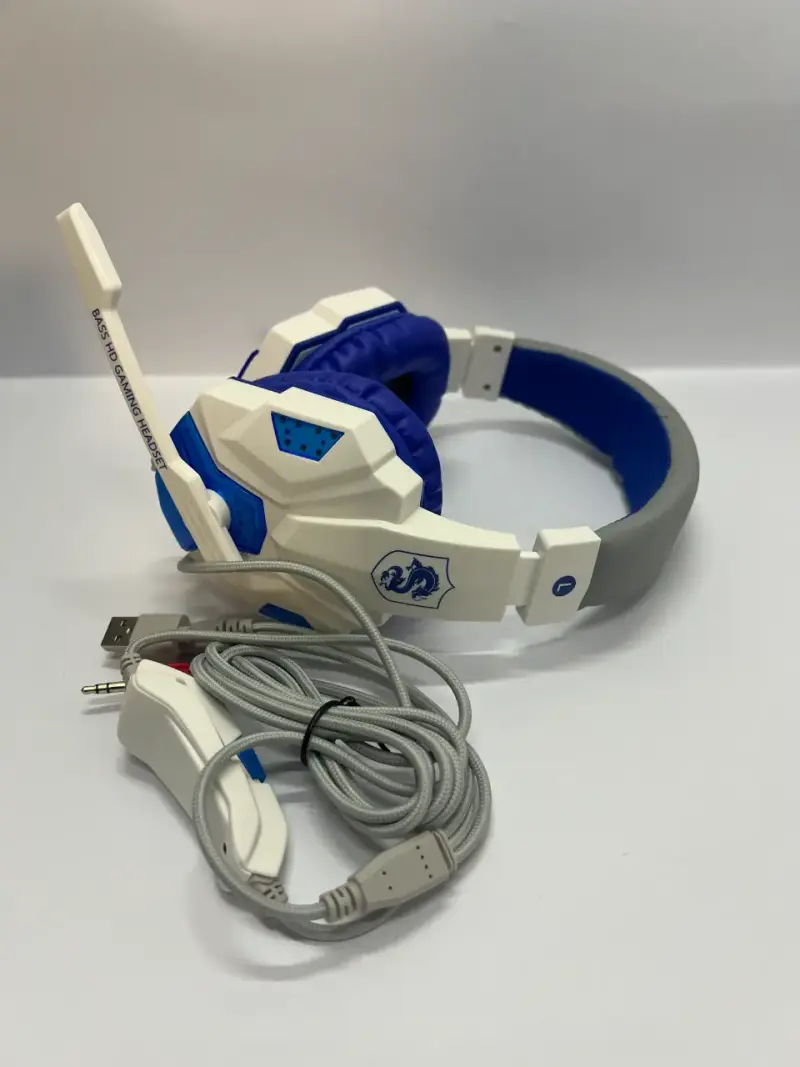 Audífonos Gamer con Micrófono y Luz LED Azul - 1