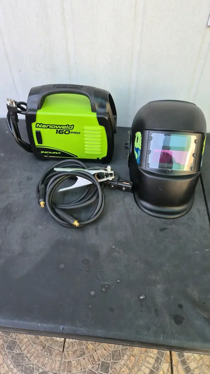 Soldadora Inverter Indura Nanoweld 160 Pro con Máscara - 1