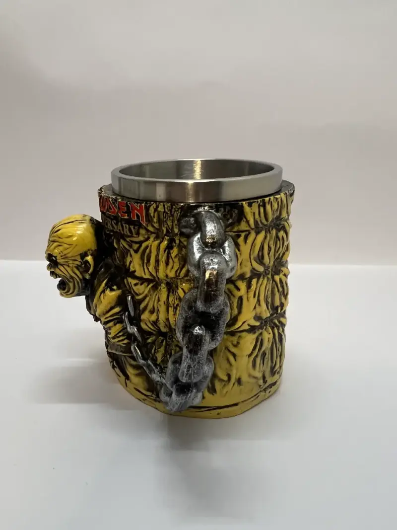 Taza Iron Maiden 30th Anniversary con diseño 3D - 2