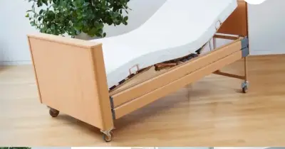 Cama clínica ajustable con barandas y ruedas - miniatura 6